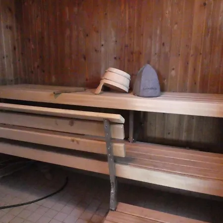 宾馆 Grandma's Cabin