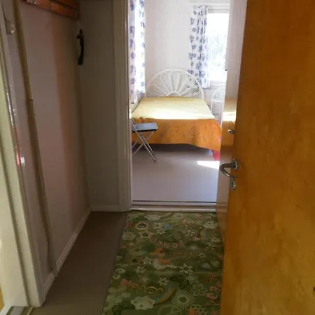 Grandma's Cabin 宾馆 *